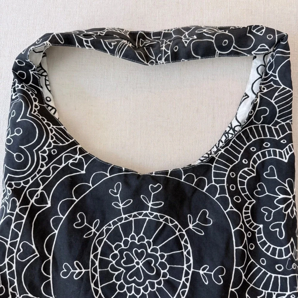 Unbranded Reversible Hobo Bag Women OS Black White Mandala Floral Tote Pouch
